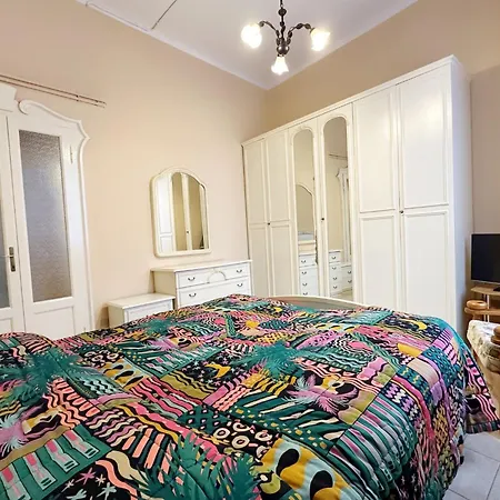 Casina Modesta